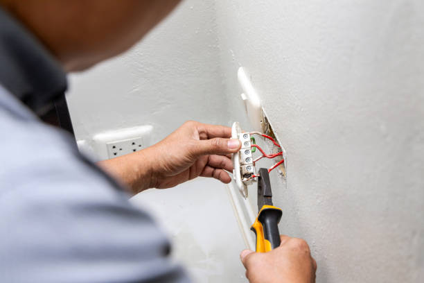 Best Affordable Emergency Electrician  in Walbridge, OH
